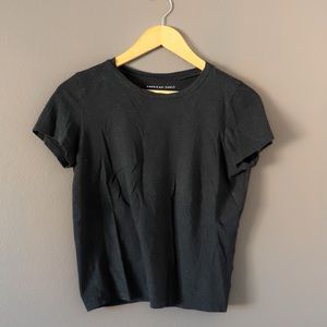 American eagle women’s black t-shirt size S in black